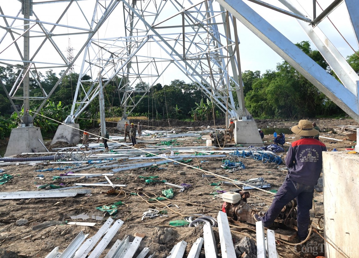 Thanh Hóa: Công nhân ''đội nắng'' quyết tâm đưa Dự án đường dây 500kV mạch 3 