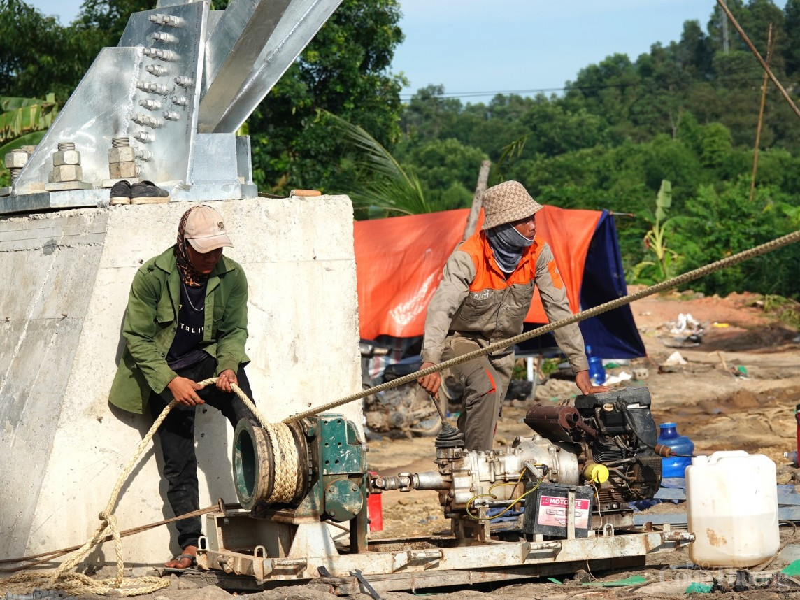 Thanh Hóa: Công nhân ''đội nắng'' quyết tâm đưa Dự án đường dây 500kV mạch 3 