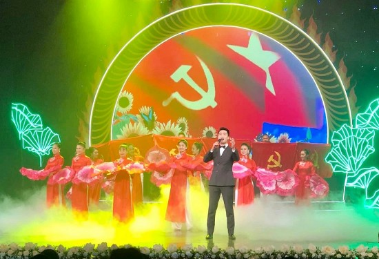 chuong trinh nghe thuat dac biet viet nam khat vong vuon xa dien ra ngay 56