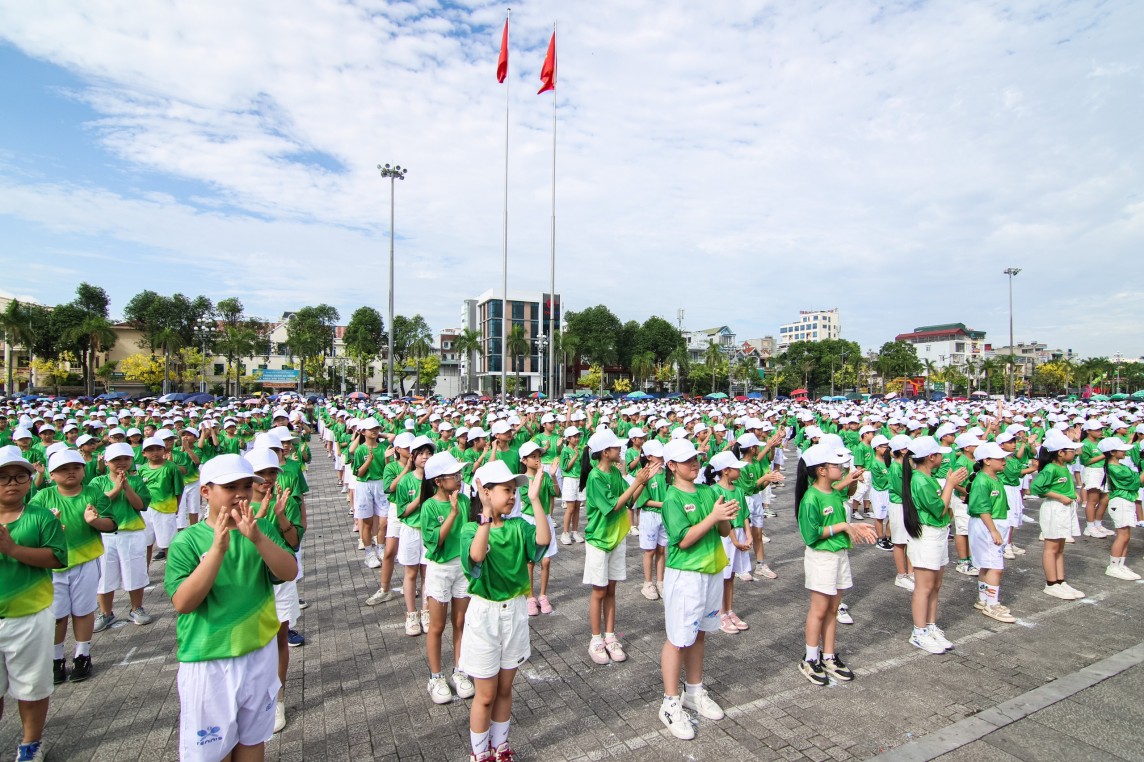 Nestlé MILO đồng hành cùng Lễ phát động toàn dân tập luyện môn bơi phòng, chống đuối nước năm 2024