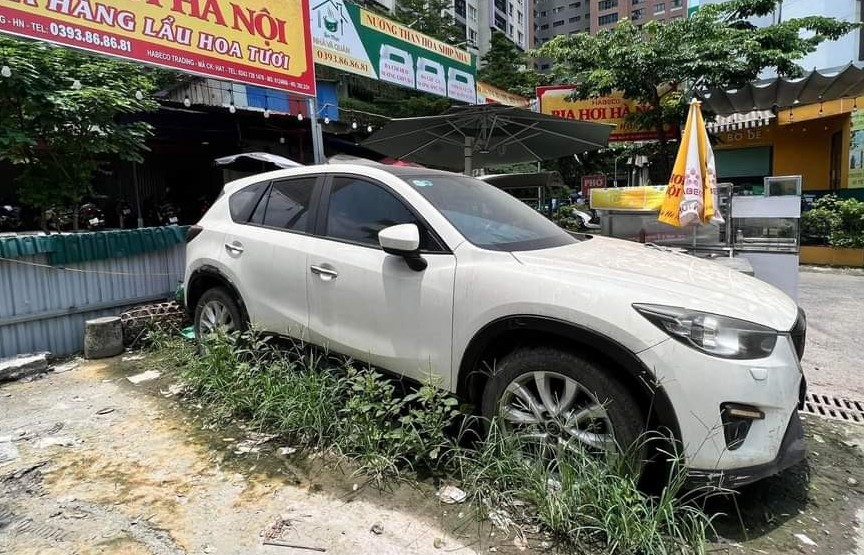 Giải mã bí ẩn ô tô Mazda bỏ quên ở quán bia từ dịch Covid không ai đến lấy