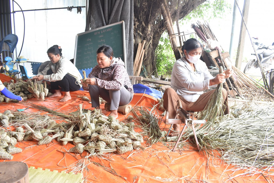 Hoà Bình: Về nơi biến cỏ tranh thành ngoại tệ, người dân thoát nghèo