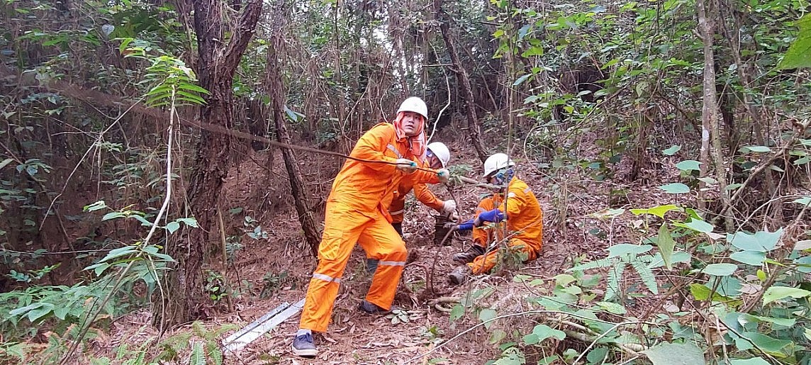 Người EVNNPC tự hào được góp sức trên công trường đường dây 500kV mạch 3