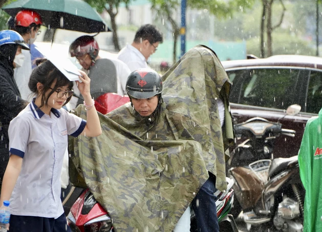 TP. Hồ Chí Minh: Hơn 98.000 học sinh hoàn thành ngày thi đầu tiên vào lớp 10