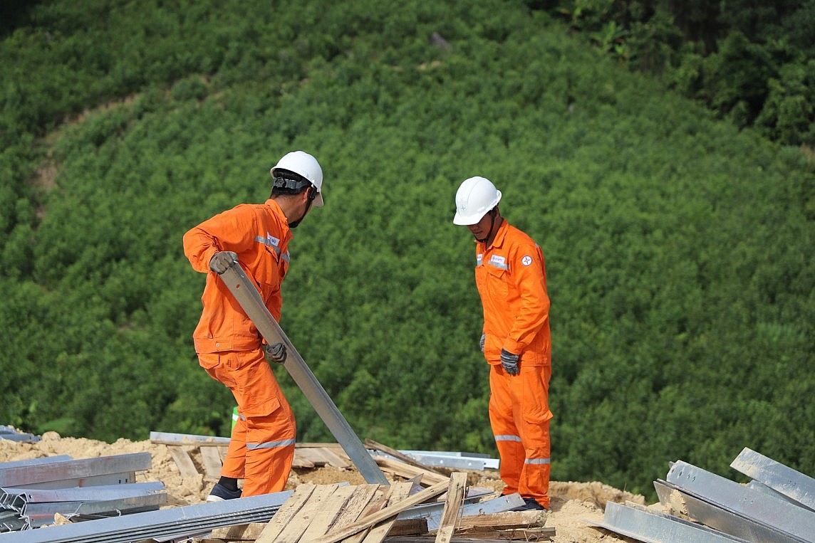 Đoàn kết chung sức, đồng lòng đưa dự án đường dây 500kV mạch 3 hoàn thành đúng tiến độ