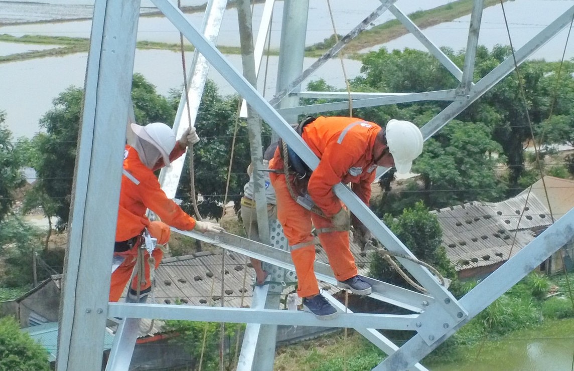Dự án đường dây 500kV mạch 3: Đoàn kết, chung sức đồng lòng vì an ninh năng lượng quốc gia Đoàn kết chung sức, đồng lòng đưa dự án đường dây 500kV mạch 3 hoàn thành đúng tiến độ