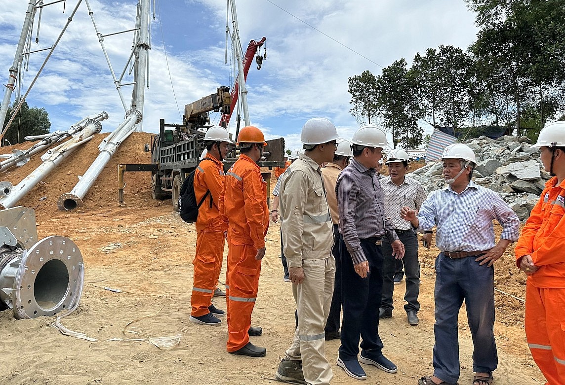 Dự án đường dây 500kV mạch 3: Đoàn kết, chung sức đồng lòng vì an ninh năng lượng quốc gia Đoàn kết chung sức, đồng lòng đưa dự án đường dây 500kV mạch 3 hoàn thành đúng tiến độ