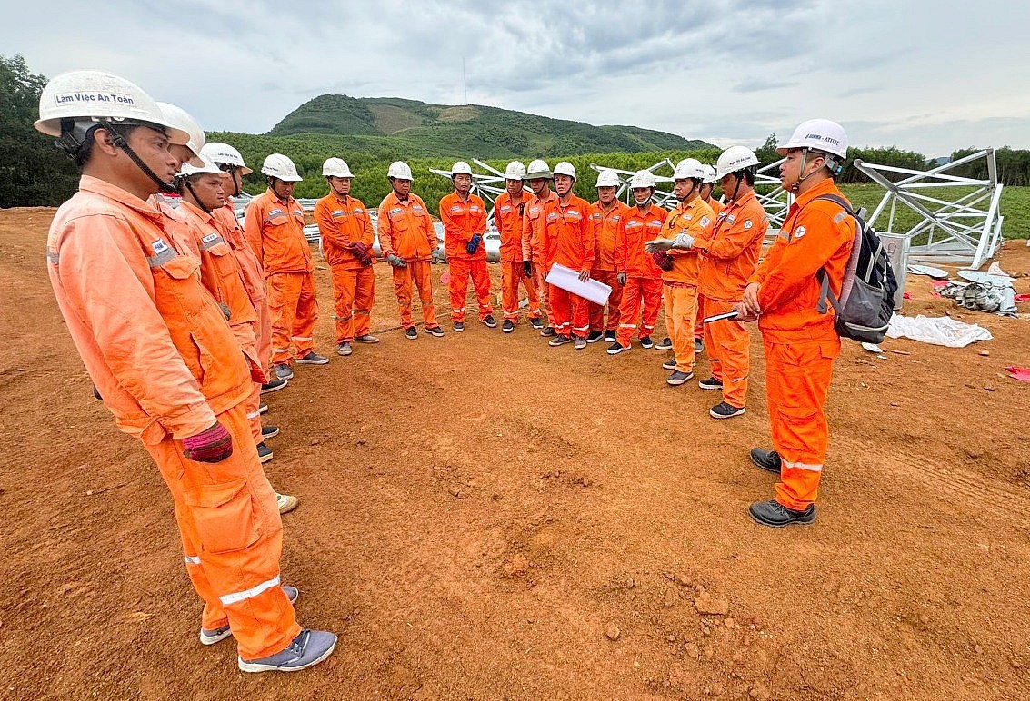 Dự án đường dây 500kV mạch 3: Đoàn kết, chung sức đồng lòng vì an ninh năng lượng quốc gia Đoàn kết chung sức, đồng lòng đưa dự án đường dây 500kV mạch 3 hoàn thành đúng tiến độ
