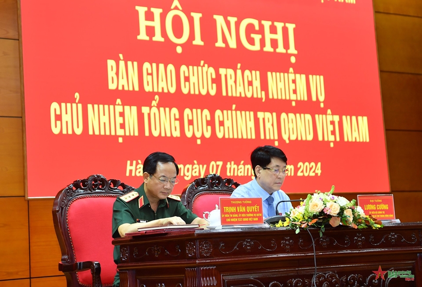 Bộ Quốc phòng: Bàn giao chức trách, nhiệm vụ Chủ nhiệm Tổng cục Chính trị- Ảnh 1.