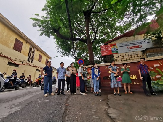 gan 106000 hoc sinh ha noi thi vao lop 10 trong thoi tiet mat me