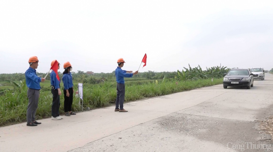 Áo xanh tình nguyện chung sức “về đích” thi công đường dây 500kV mạch 3