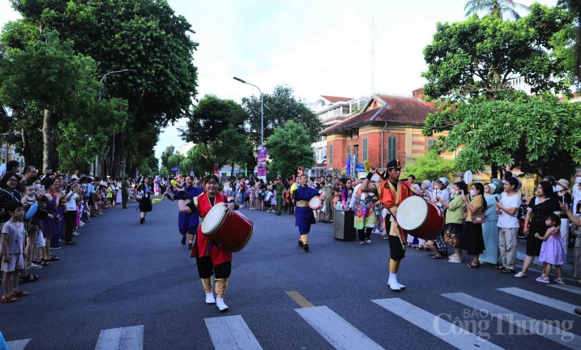 Thừa Thiên Huế: Sôi động lễ hội đường phố “Sắc màu văn hóa”