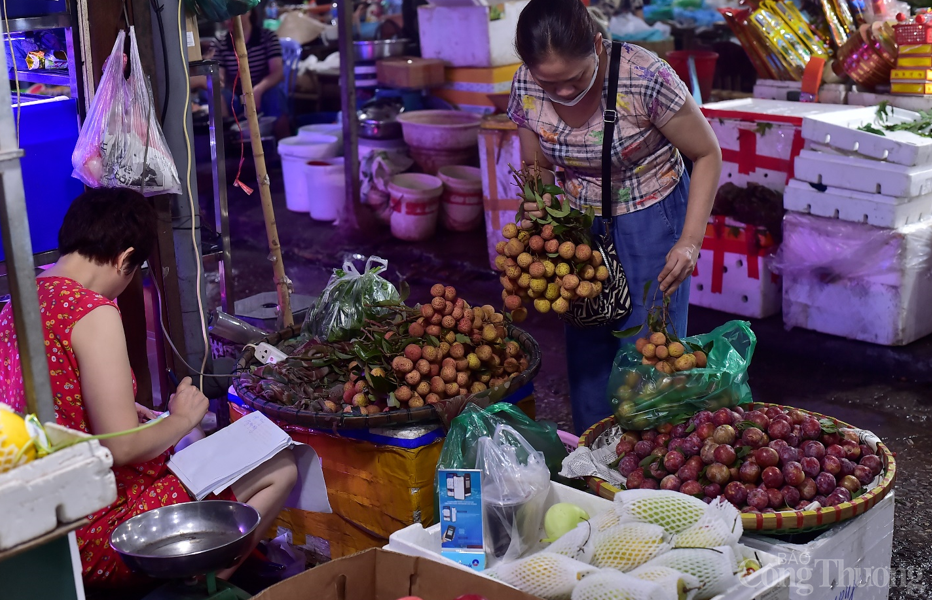 Hà Nội: Món ăn giết sâu bọ hút khách, tiểu thương “hốt bạc” ngày Tết Đoan  Ngọ