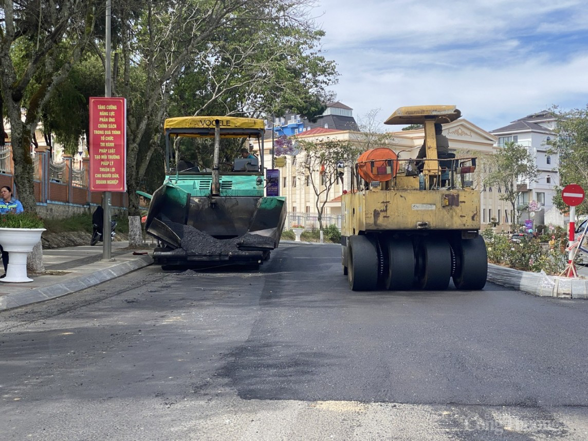 Lâm Đồng họp báo