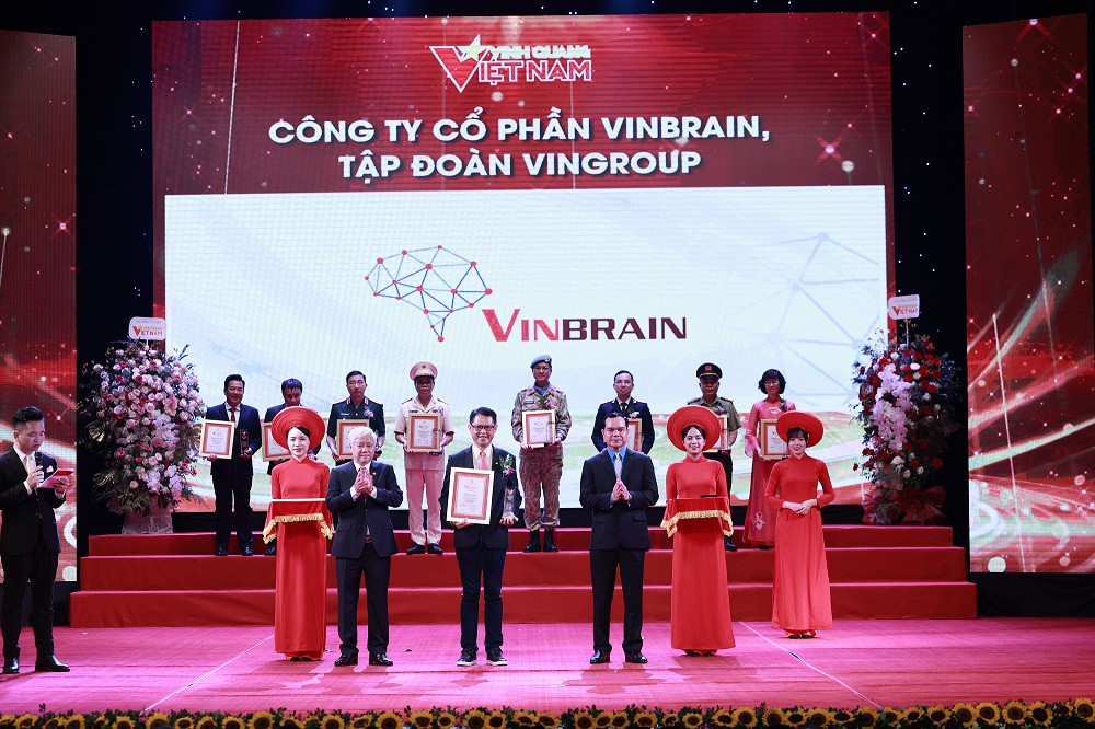 VinBrain là đơn vị công nghệ y tế duy nhất được xướng tên trong top 10 tập thể điển hình tại “Vinh quang Việt Nam 2024”