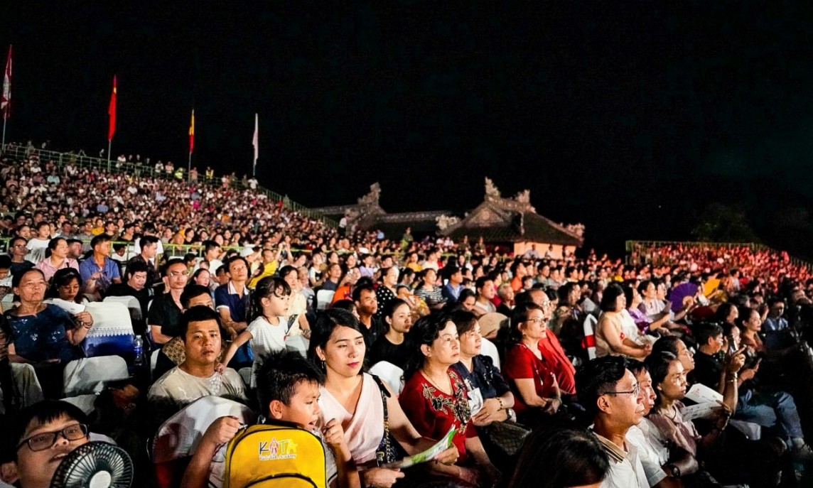 Thừa Thiên Huế: Lưu luyến đêm giã bạn tạm biệt Festival Huế 2024