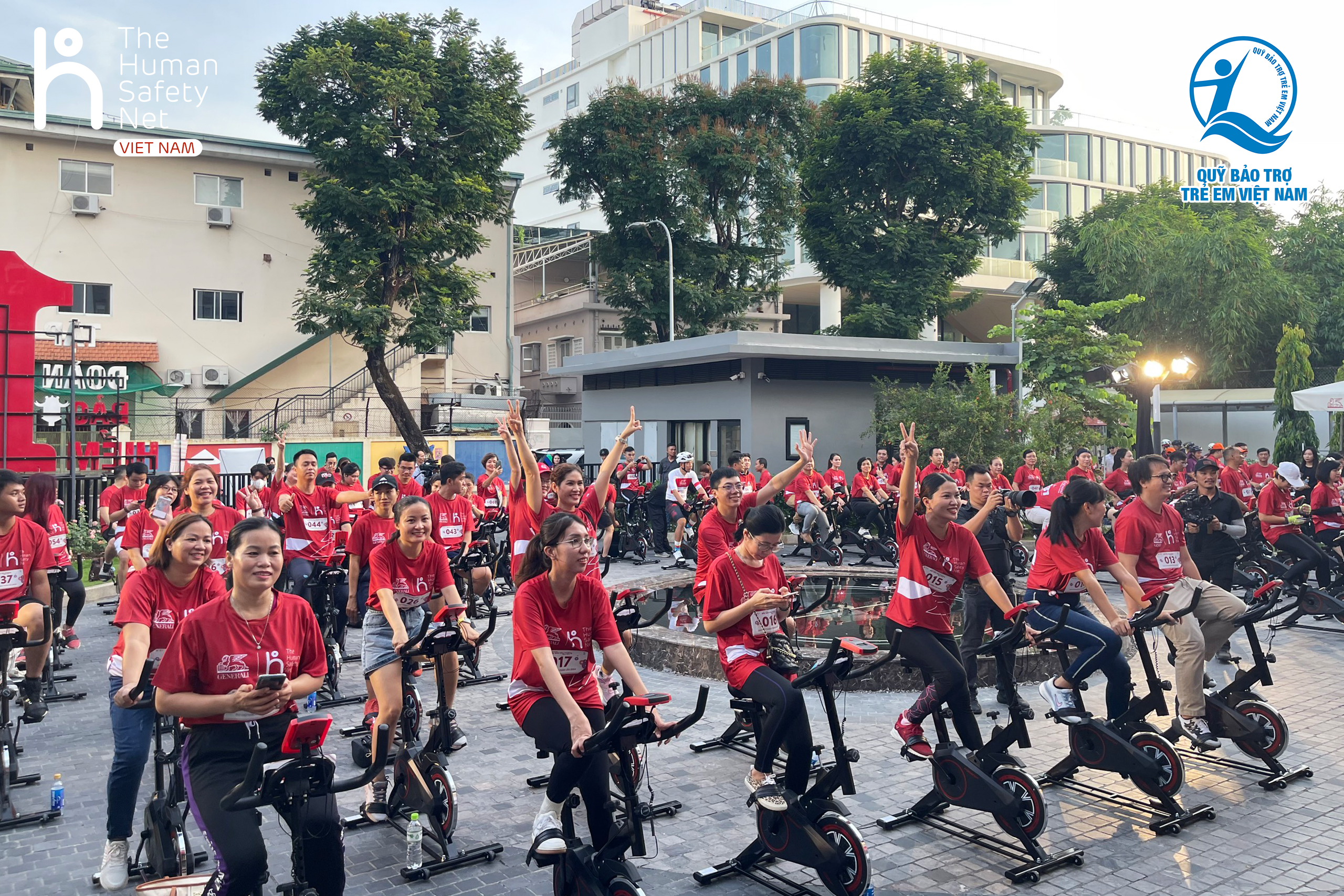 Hành trình 1831 km xuyên Việt: Generali Việt Nam chung tay gây quỹ cho trẻ em khó khăn