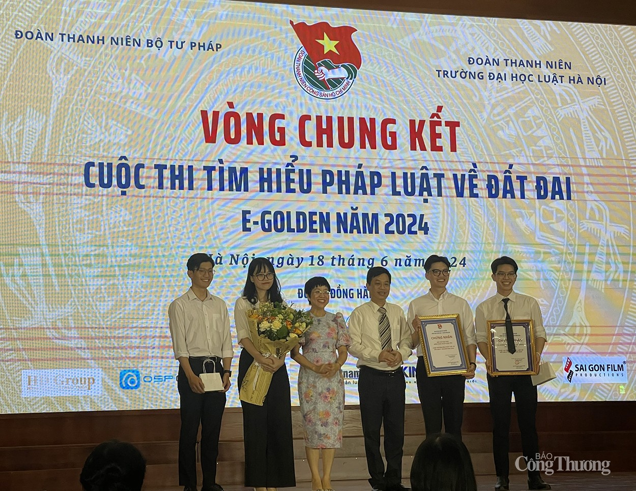 Sinh viên Luật Hà Nội giành quán quân cuộc thi tìm hiểu pháp luật về đất đai 2024