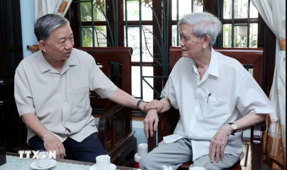 chu tich nuoc to lam tham va chuc mung cac nha bao lao thanh