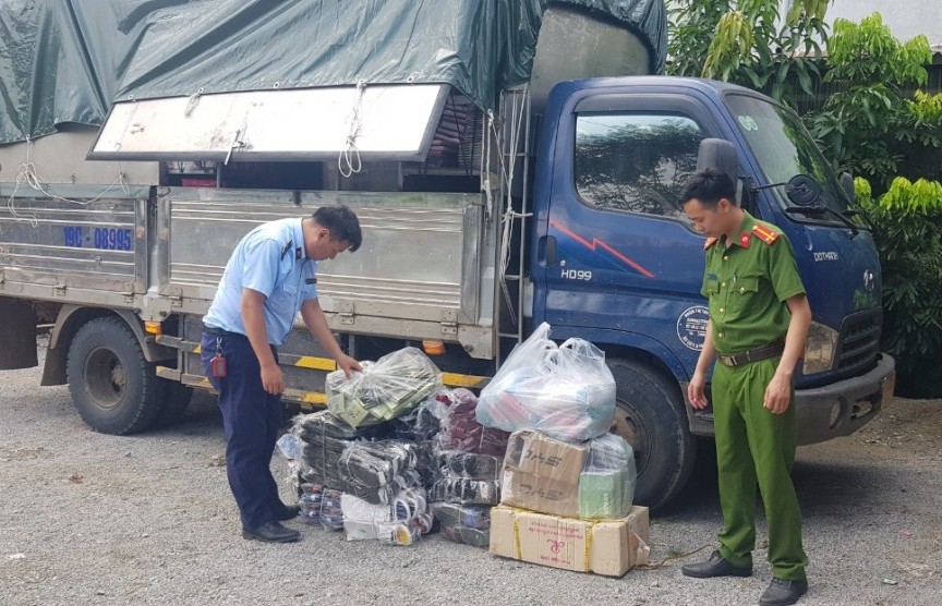 Lai Châu: Xử phạt đối tượng vận chuyển hơn 600 sản phẩm hàng hóa nhập lậu, không rõ nguồn gốc