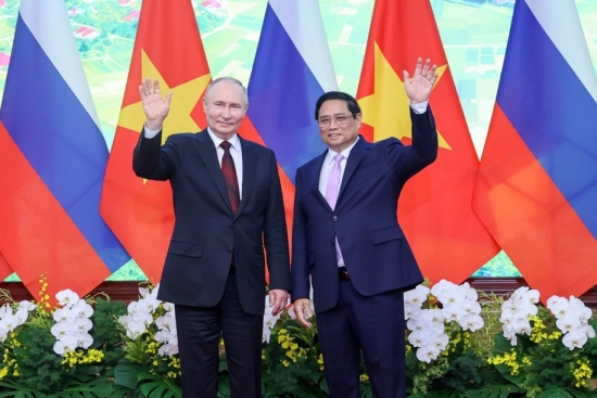 Thủ tướng Phạm Minh Chính hội kiến Tổng thống Nga Vladimir Putin