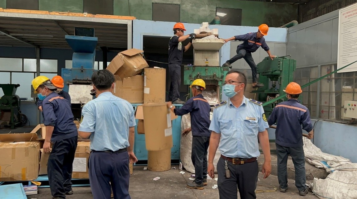 TP. Hồ Chí Minh: Tiêu hủy hơn 29.000 sản phẩm hàng hóa vi phạm trị giá gần 7 tỷ đồng