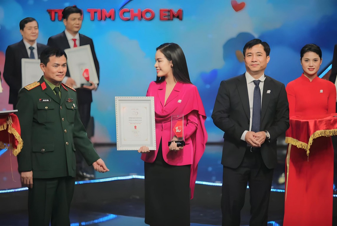 ThS.MC Giang Hồng: Hành trình khổ luyện để trở thành MC đa tài