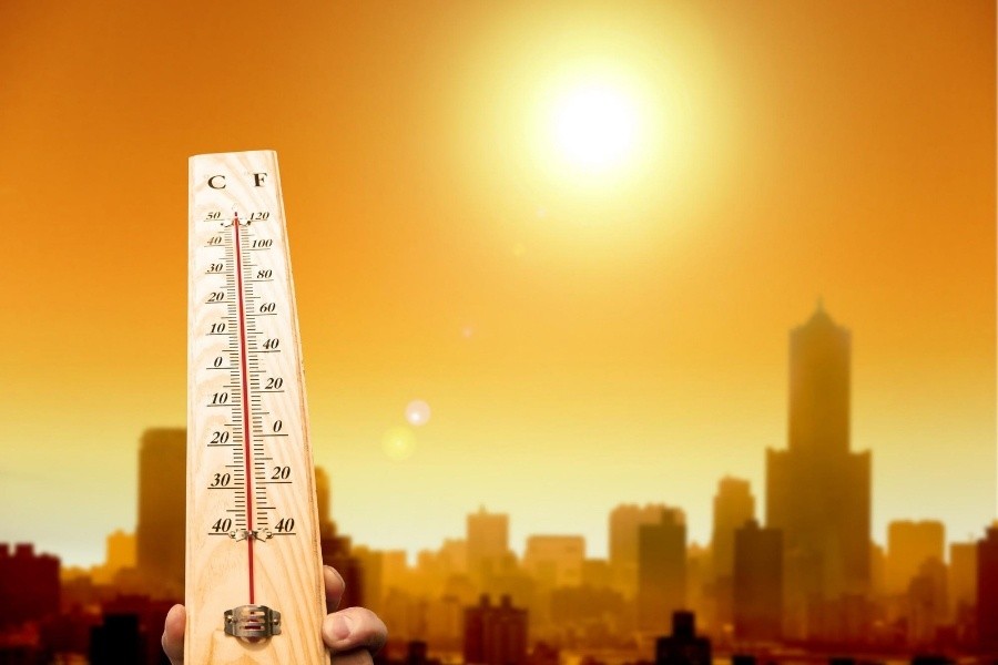 Nắng nóng oi bức, nhu cầu sử dụng điều hòa, quạt ngày càng tăng cao