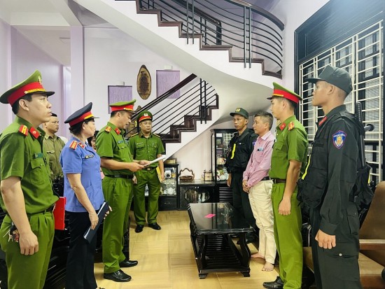 thua thien hue khoi to 3 doi tuong lien quan mua vac xin tiem chung