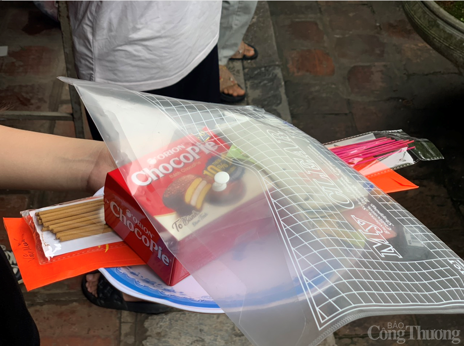 Hà Nội: Sĩ tử đổ về Văn Miếu - Quốc Tử Giám cầu may trước ngày vượt vũ môn Hà Nội: Sĩ tử đổ về Văn Miếu - Quốc Tử Giám cầu may trước ngày vượt vũ môn