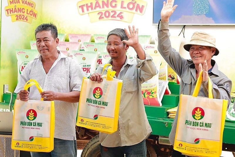 Phân Bón Cà Mau luôn nỗ lực đồng hành cùng bà con