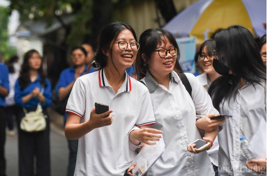 Các em cho biết tác phẩm “Đất Nước” nằm trong phạm vi ôn tập.