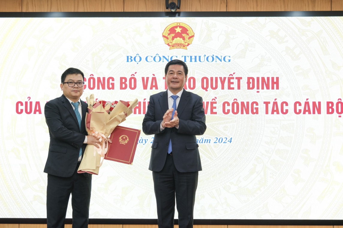 Trao quyết định bổ nhiệm ông Trương Thanh Hoài giữ chức Thứ trưởng Bộ Công Thương