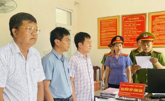 quang nam 3 lanh dao trung tam giao duc nghe nghiep bi bat vi lap khong 800 bo ho so