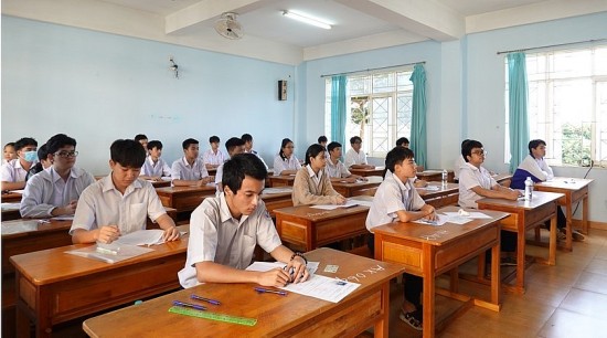 Cập nhật Đề thi và đáp án môn Vật lý mã 202 tốt nghiệp THPT 2024