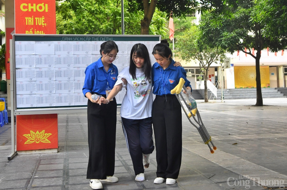 Hà Nội: Đề thi tốt nghiệp THPT môn tiếng Anh vừa sức, sẽ có nhiều điểm 9, 10