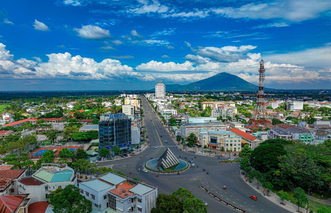 Tây Ninh: GRDP tăng gần 8% trong 6 tháng, dẫn đầu vùng Đông Nam Bộ