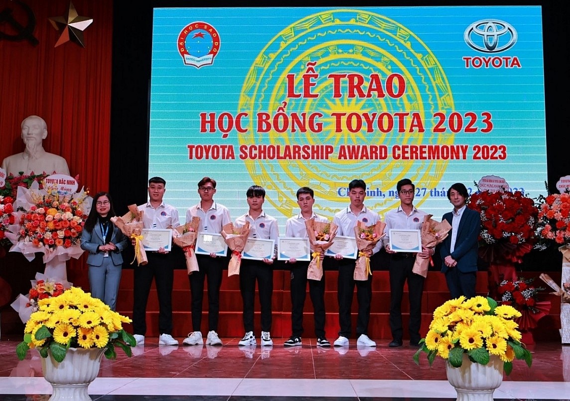 Trường Đại học Sao Đỏ: Tăng cường hợp tác với doanh nghiệp, nâng cao chất lượng nguồn nhân lực Trường Đại học Sao Đỏ: Tăng cường hợp tác với doanh nghiệp, nâng cao chất lượng nguồn nhân lực