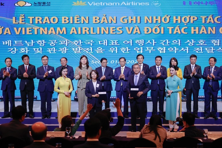 Chùm ảnh: Những hoạt động quan trọng của Bộ trưởng Nguyễn Hồng Diên tại Hàn Quốc Chùm ảnh: Những hoạt động quan trọng của Bộ trưởng Nguyễn Hồng Diên tại Hàn Quốc