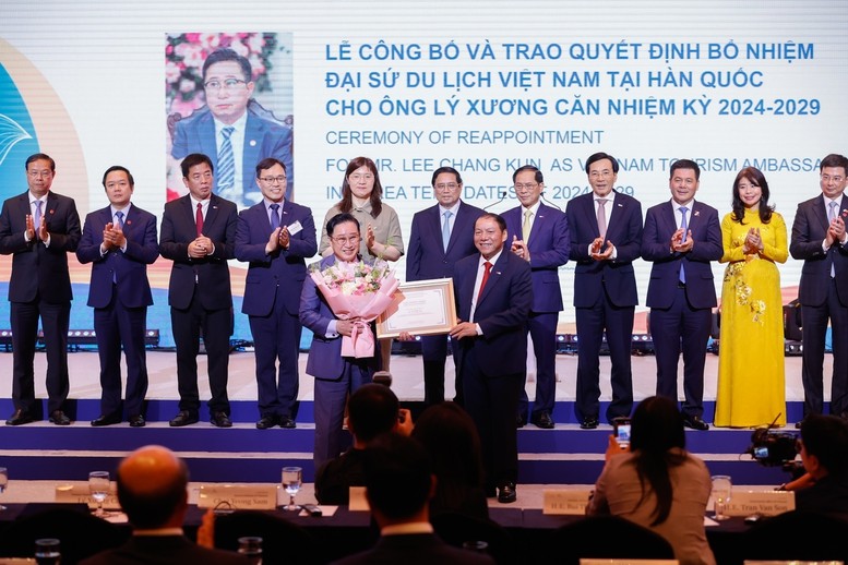Chùm ảnh: Những hoạt động quan trọng của Bộ trưởng Nguyễn Hồng Diên tại Hàn Quốc Chùm ảnh: Những hoạt động quan trọng của Bộ trưởng Nguyễn Hồng Diên tại Hàn Quốc