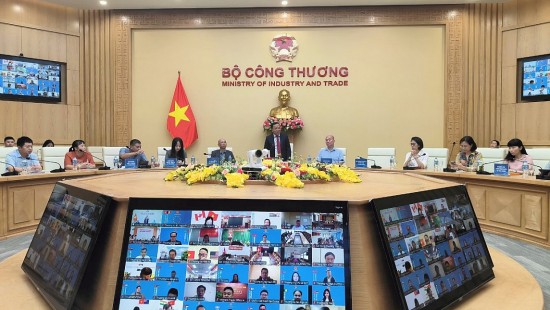 tiep tuc phat trien thi truong xuat khau gan voi xuc tien thuong mai