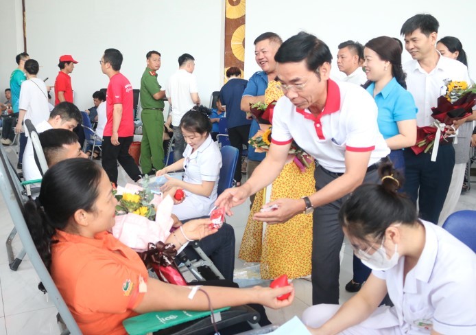 Lào Cai: Tổ chức Chương trình “Hành trình đỏ - Sắc đỏ biên cương”