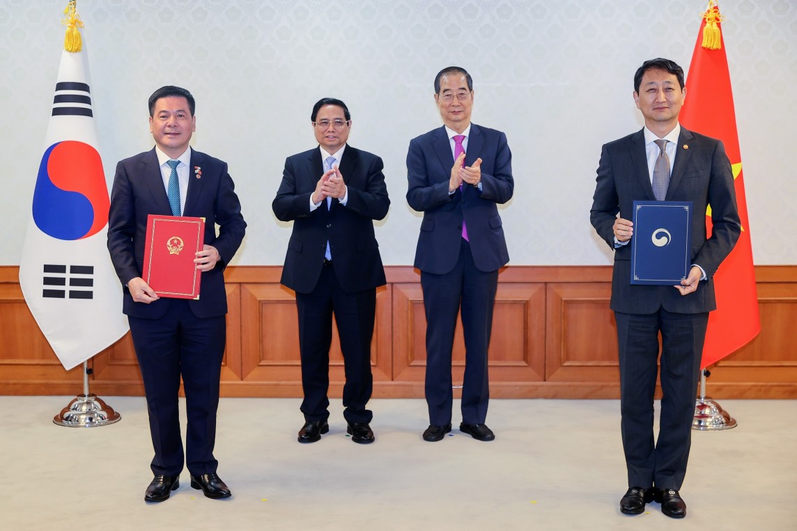 Chùm ảnh: Những hoạt động quan trọng của Bộ trưởng Nguyễn Hồng Diên tại Hàn Quốc Chùm ảnh: Những hoạt động quan trọng của Bộ trưởng Nguyễn Hồng Diên tại Hàn Quốc