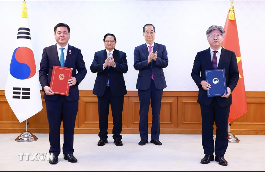 Chùm ảnh: Những hoạt động quan trọng của Bộ trưởng Nguyễn Hồng Diên tại Hàn Quốc Chùm ảnh: Những hoạt động quan trọng của Bộ trưởng Nguyễn Hồng Diên tại Hàn Quốc