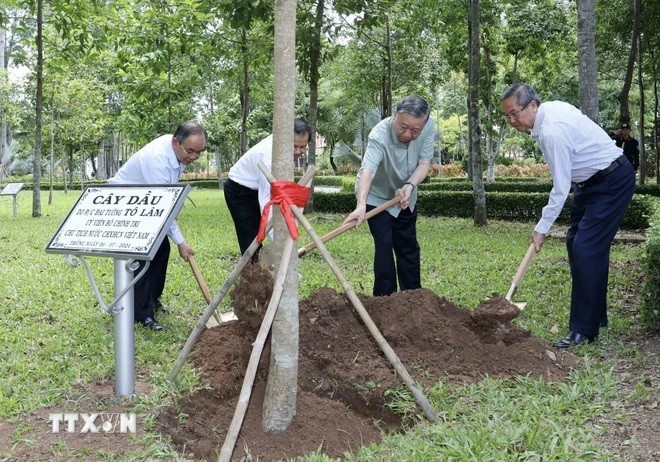 Các hoạt động của Chủ tịch nước Tô Lâm tại tỉnh Trà Vinh và An Giang