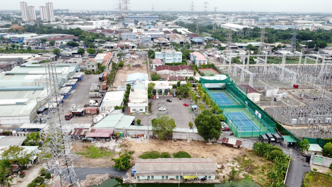 TP. Hồ Chí Minh: ‘Hô biến’ sân thể dục thể thao thành trung tâm dạy lái đồ sộ