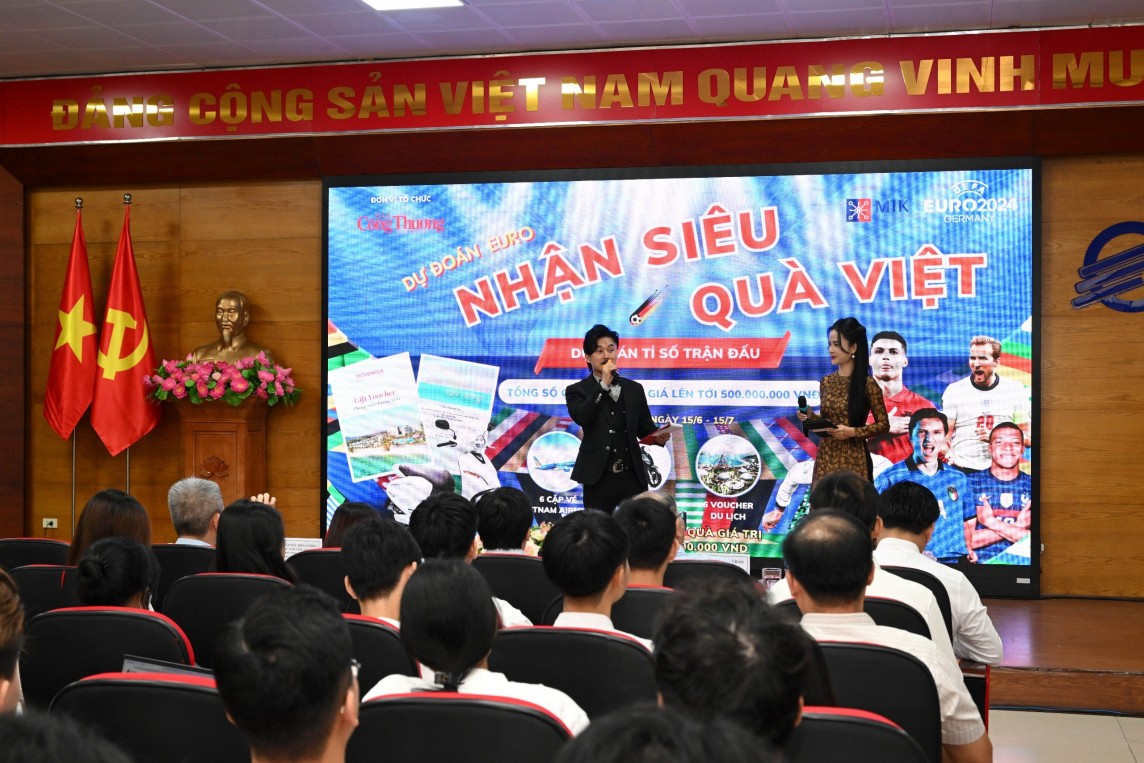 Sinh viên Trường Đại học Điện lực hào hứng tham gia Dự đoán EURO - Nhận siêu quà Việt