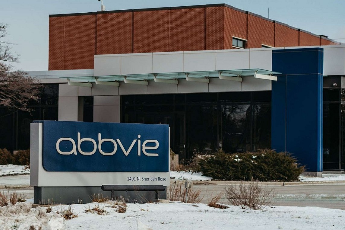 Có nên mua cổ phiếu AbbVie ngay lúc này?