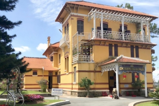 lam dong kham pha cung nam phuong hoang hau tai xu so ngan hoa
