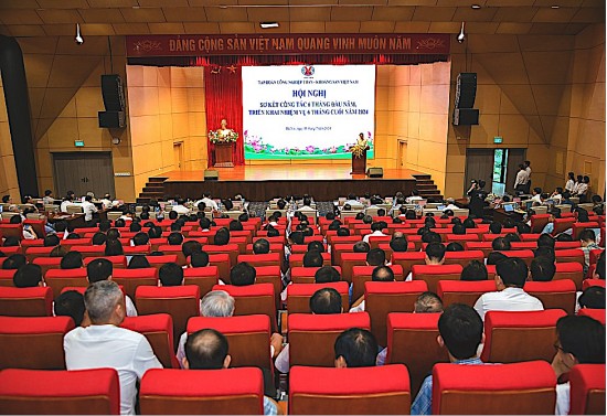 6 thang dau nam 2024 tap doan tkv nop ngan sach bao nhieu
